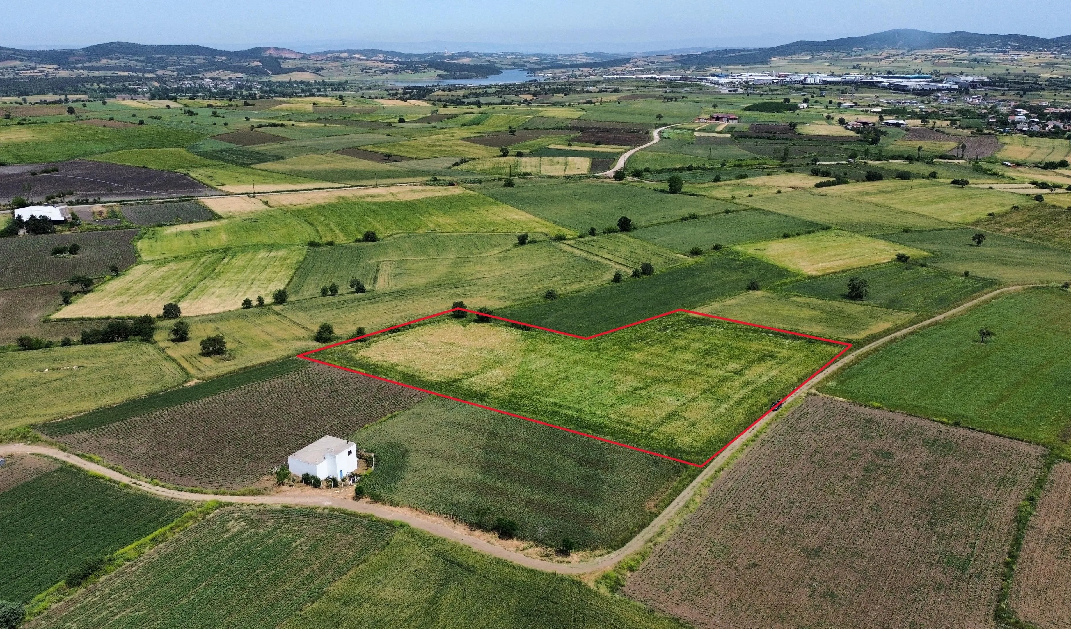 BİGA BALIKLIÇEŞME'DE YATIRIMLIK 11.145 M2 SATILIK MÜSTAKİL TARLA